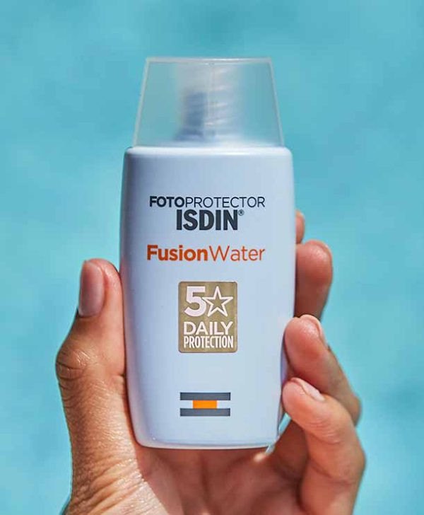ضدآفتاب فیوژن واتر SPF 50 ایزدین